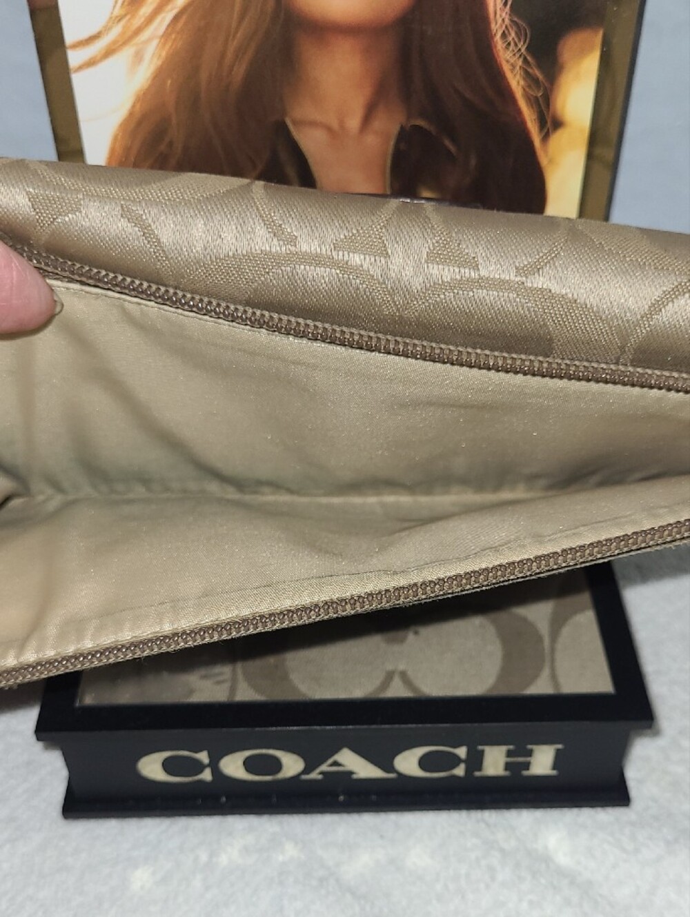 Coach Soho Beige Khaki Signature Jacquard Buckle Wallet - Picture 5 of 15